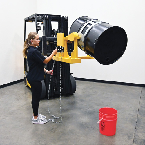 Porte-baril pour chariot &agrave; fourche, Pour 55 gal. US (45,8 gal imp&eacute;rial) Solutions industrielles ALPHA