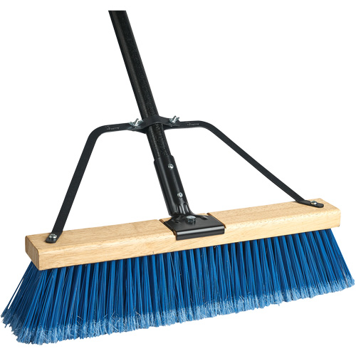 Balai-brosse &agrave; manche renforc&eacute; Ryno, 36", Fin, Soies PVC Solutions industrielles ALPHA