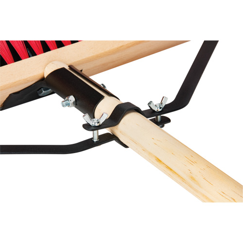 Balai-brosse &agrave; manche renforc&eacute;, 18", Moyen, Soies PVC Solutions industrielles ALPHA