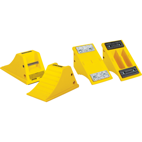 Cales-roue tout-terrain robustes, Polyur&eacute;thane, Jaune, 8-1/2" la x 15-1/2" p x 8-1/4" h Solutions industrielles ALPHA