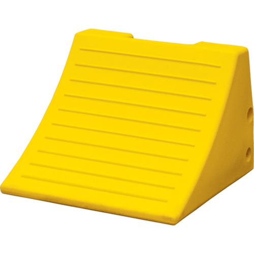 Heavy-Duty Wheel Chocks, Polyurethane, Safety Yellow, 15-1/10" W x 15" D x 11" H Solutions industrielles ALPHA