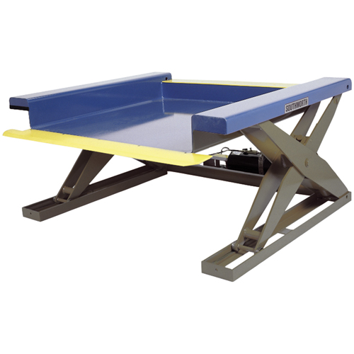 Tables &eacute;l&eacute;vatrices hydrauliques pr&egrave;s du sol, Acier, Capacit&eacute; de 2000 lb Solutions industrielles ALPHA