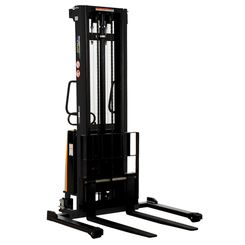 Gerbeur pour chariot &eacute;l&eacute;vateur, Fonctionnement &eacute;lectrique, Capacit&eacute; 2000 lb, Lev&eacute;e max 137" Solutions industrielles ALPHA