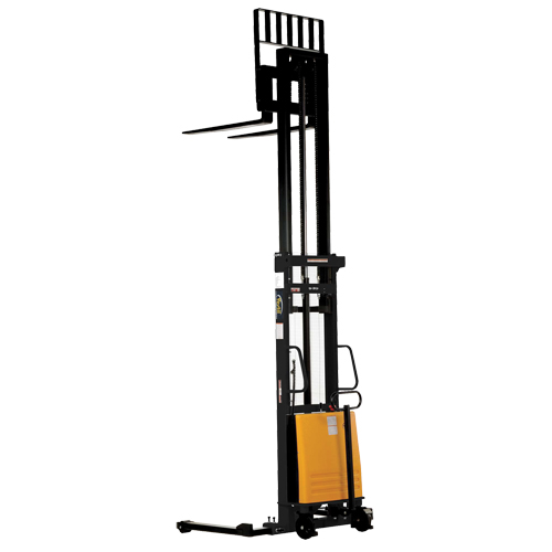 Gerbeur pour chariot &eacute;l&eacute;vateur, Fonctionnement &eacute;lectrique, Capacit&eacute; 2000 lb, Lev&eacute;e max 137" Solutions industrielles ALPHA
