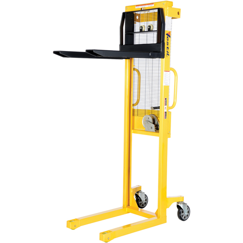 Manual Stacker, Hand Winch Operated, 770 lbs. Capacity, 60" Max Lift Solutions industrielles ALPHA