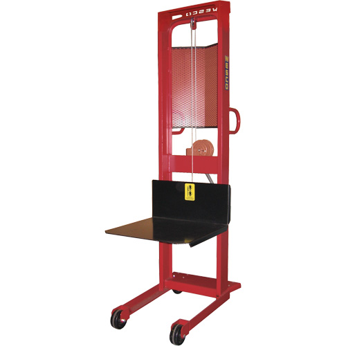 Winch Stacker, Hand Winch Operated, 1000 lbs. Capacity, 70" Max Lift Solutions industrielles ALPHA