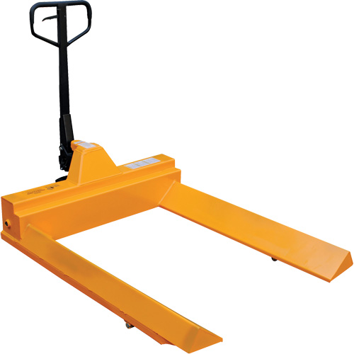 Transpalette pour mat&eacute;riaux en rouleaux, Acier, 48" lo x 7,5" la, Capacit&eacute; 4000 lb Solutions industrielles ALPHA
