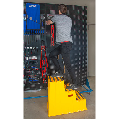 Escabeau industriel, 3 marches, 34-13/16" x 22-7/16" x Hauteur 28-1/2" Solutions industrielles ALPHA