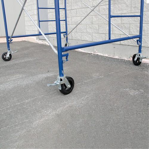 Tour d'&eacute;chafaudage compl&egrave;te avec roulettes, 66-2/10" p x 177-1/2" h Solutions industrielles ALPHA