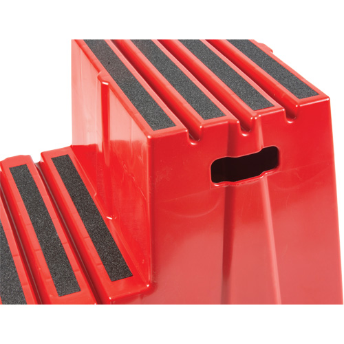 Escabeau industriel, 2 marches, 26" x 22-7/16" x Hauteur 19-11/16" Solutions industrielles ALPHA