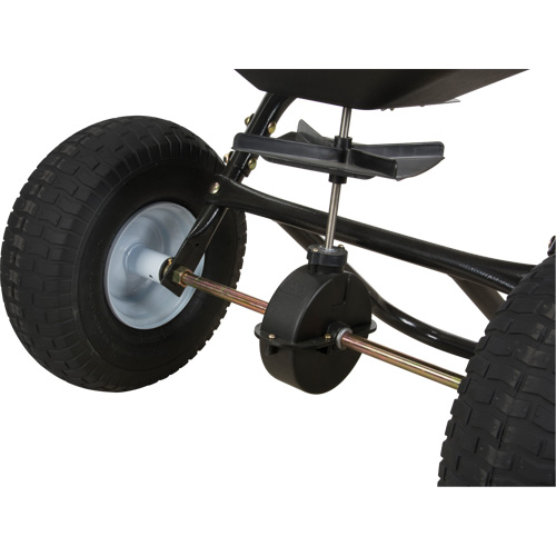 Broadcast Spreader with Stainless Steel Hardware, 27000 sq. ft., 125 lbs. capacity Solutions industrielles ALPHA