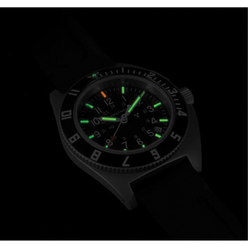 Steel Navigator with Date on Black 3-Piece Rubber Strap Kit, Digital, Battery Operated, 41 mm, Black Solutions industrielles ALPHA