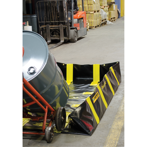 QuickBerm&reg; Containment Berm with Inside Wall Supports, 235 US gal. Capacity, 4' W x 8' L x 12" H, Snap-Up Bracket Solutions industrielles ALPHA