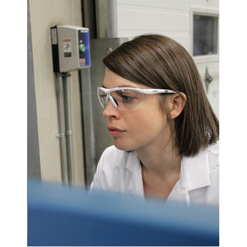 Lunettes de s&eacute;curit&eacute; s&eacute;rie Z1500, Lentille Transparent, Anti-&eacute;gratignures, R&eacute;pond ou surpasse la norme CSA Z94.3 Solutions industrielles ALPHA