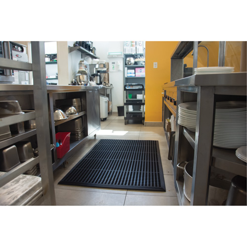 Tapis antifatigue, &agrave; fentes, 3' x 5' x 7/8", Noir, Caoutchouc naturel Solutions industrielles ALPHA