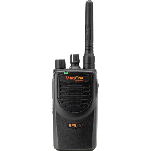 Radio portative de s&eacute;rie BPR40, Bande UHF/VHF, 16 canaux, Port&eacute;e 300 000 pi² Solutions industrielles ALPHA