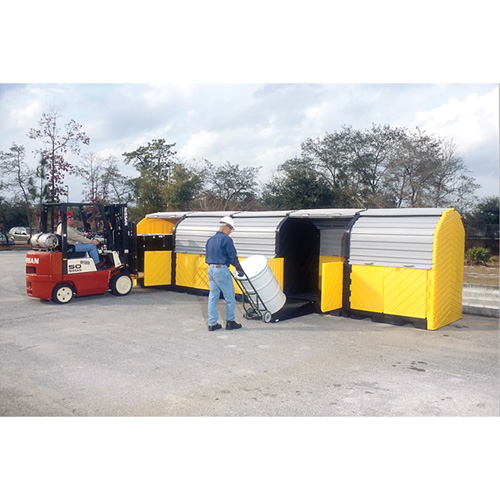 P20 Plus Ultra-Hard Top Spill Pallets avec drain, 312" lo x 79" la x 62" h, Capacit&eacute; de charge 9000 lb Solutions industrielles ALPHA