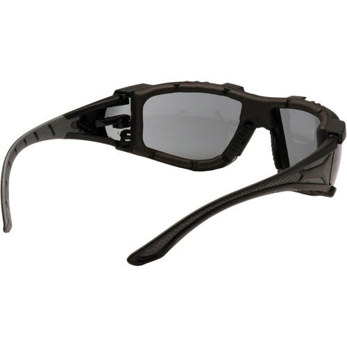 Lunettes de s&eacute;curit&eacute; Endeavor Plus, Lentille Gris, Antibu&eacute;e, ANSI Z87+/R&eacute;pond ou surpasse la norme CSA Z94.3 Solutions industrielles ALPHA