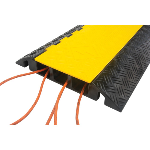 Polyurethane Cable Protector, 3 Channels, 35.43" L x 19.69" W x 3" H Solutions industrielles ALPHA