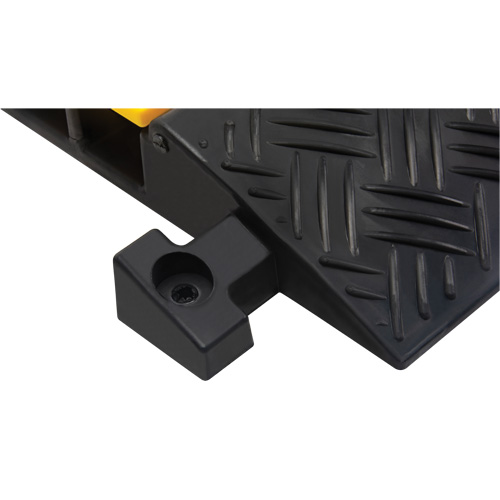 Polyurethane Cable Protector, 3 Channels, 35.43" L x 19.69" W x 3" H Solutions industrielles ALPHA