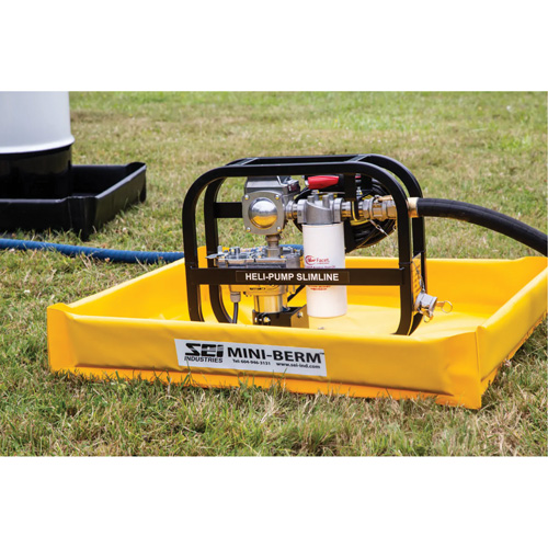 Berme de confinement compacte Mini-Berm en PVC jaune, Capacit&eacute; 10 gal. US, 2' la x 2' lo x 4" h Solutions industrielles ALPHA