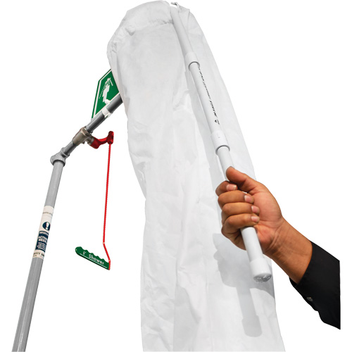 Trousse d'analyse de douche de s&eacute;curit&eacute; avec seau et manchon de douche Solutions industrielles ALPHA