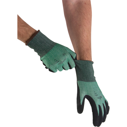 Gants l&eacute;gers et haute dext&eacute;rit&eacute; r&eacute;sistants &agrave; la coupe, Taille 10, Calibre 21, Rev&ecirc;tement Mousse de nitrile, Enveloppe en Acier inoxydable/PEHP, ASTM ANSI niveau A3 Solutions industrielles ALPHA