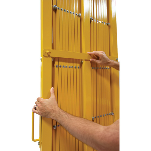 Expandable Barrier, 84" H x 20' L, Yellow Solutions industrielles ALPHA