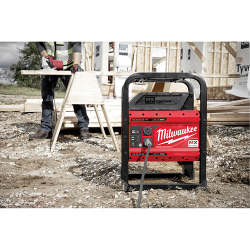 Bloc d'alimentation MX Fuel Carry-On, 1800 W/3600 W, Lithium-ion, 20-4/5" ha x 12" la x 15" p x 49,7 lb Solutions industrielles ALPHA