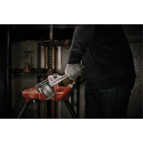 Cl&eacute; &agrave; tuyau, Cap des m&acirc;choires 1-1/2", Longueur 10", Prise Ergonomique Solutions industrielles ALPHA