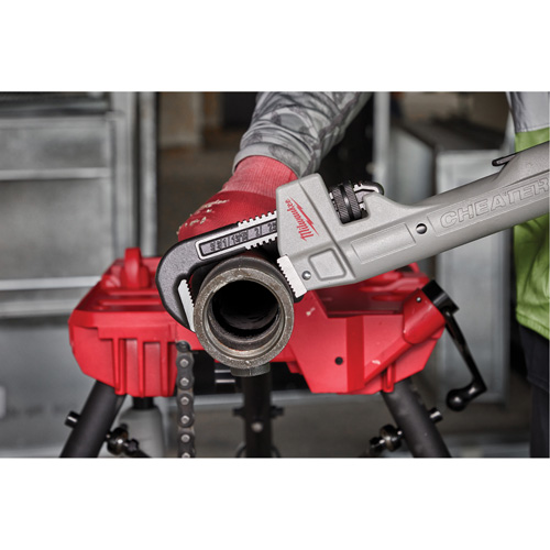 Cheater Adaptable Pipe Wrench, 2-1/2" Jaw Capacity, 18"/11"/24" Long Solutions industrielles ALPHA