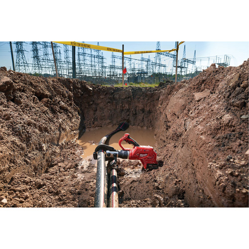 Coupe-c&acirc;ble pour c&acirc;bles souterrains de 3" M18 Force Logic avec t&eacute;l&eacute;commande sans fil Solutions industrielles ALPHA