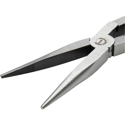 X2 Straight and Bent Long Nose Dual Material Plier Set, 2 Pieces Solutions industrielles ALPHA
