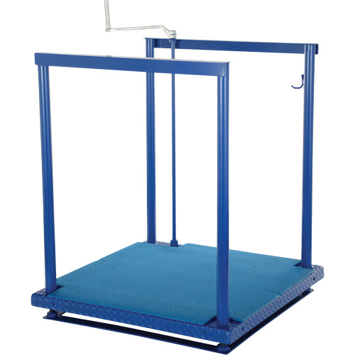 Ergonomic Posi-Crank Platform With Anti-Fatigue Mat, 36" W x 72" D, 500 lbs. Capacity, All-Welded Solutions industrielles ALPHA