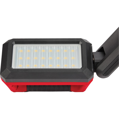 Ensemble d'&eacute;clairage pour soubassement de carrosserie M12, Magn&eacute;tique, Rechargeable, 1200 lumens Solutions industrielles ALPHA