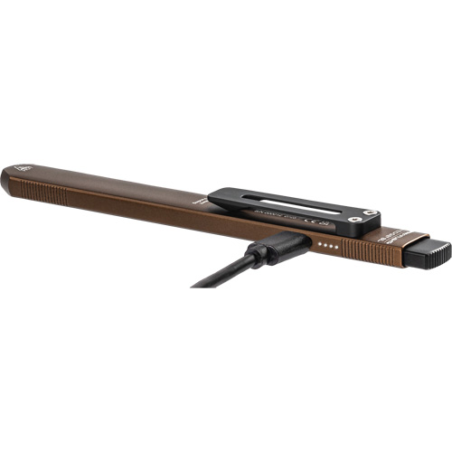 Lampe de poche Wedge SL avec couvercle, 500 lumens, Piles Rechargeable Solutions industrielles ALPHA