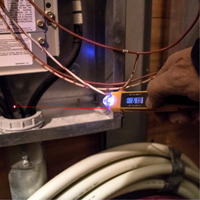 Non-Contact Voltage Tester with Infrared Thermometer Solutions industrielles ALPHA