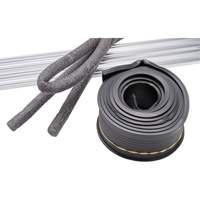Porte de garage &agrave; balayage calfeutrant Solutions industrielles ALPHA
