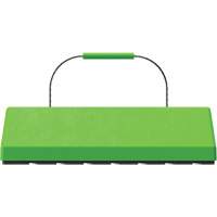 Cale de roue pour avion Checkers Safety SafeRay avec poign&eacute;e &agrave; c&acirc;ble & patin en caoutchouc, Ur&eacute;thane, Vert fluorescent, 24" la x 8" p x 6" h Solutions industrielles ALPHA