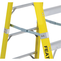Industrial Heavy-Duty Stepladders (6400 Series), 4', Fibreglass, 300 lbs. Capacity, Type 1A Solutions industrielles ALPHA
