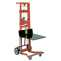 Empileur &agrave; plateforme, M&eacute;canisme Treuil manuel, Capacit&eacute; de 750 lb, Levage max de 40" Solutions industrielles ALPHA