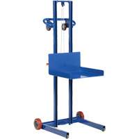 Plateforme &eacute;l&eacute;vatrice &agrave; profil bas pour charge l&eacute;g&egrave;re, M&eacute;canisme Treuil manuel, Capacit&eacute; de 400 lb, Levage max de 55" Solutions industrielles ALPHA