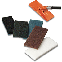 Tampon de r&eacute;curage et de d&eacute;capage Scrub n Strip Doodlebug, 10" lo x 4-6/10" la Solutions industrielles ALPHA