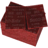 Scotch-Brite 7447 Hand Pads, Aluminum Oxide, 9" x 6", Very Fine Grit Solutions industrielles ALPHA