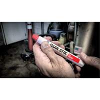 Quik Stik&reg; Twist-Up Paint Markers, Solid Stick, White Solutions industrielles ALPHA