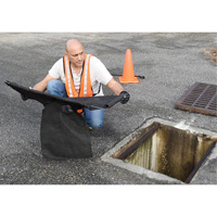 Square Ultra-Drain Guard&reg; Catch Basin Insert with Overflow Port, Oil & Sediment, 16" - 28" L x 20" - 36" W Solutions industrielles ALPHA