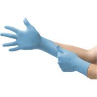 Gants jetables Vesatility 92-134 MICROFLEX, 5.5/6/T-petit, Nitrile, 2,76-mil/3,94-mil, Sans poudre, Bleu, Classe 2 Solutions industrielles ALPHA