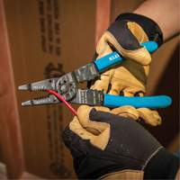 Outils polyvalents &agrave; bec long, 8-1/4" lo, 10 - 22 AWG Solutions industrielles ALPHA