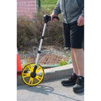 Digital Distance Measuring Wheel, 12.5"/31.8 cm, 99999.9 m Range, Feet/Metres Solutions industrielles ALPHA