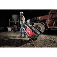 Tour d&eacute;clairage et chargeur MX Fuel Rocket, DEL, 27 000 lumens Solutions industrielles ALPHA